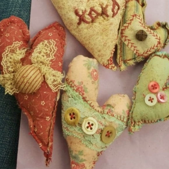 Primitive Valentine's Heart Bowl fillers - Picture 7 of 11